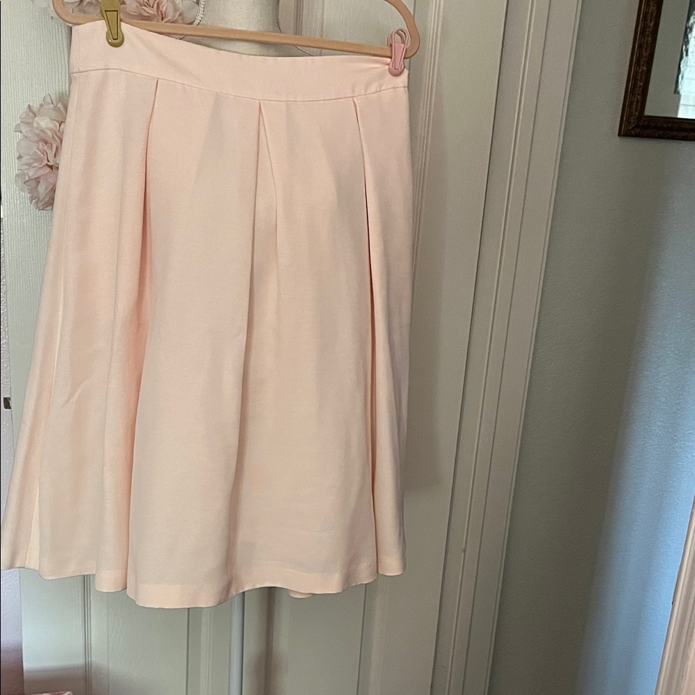 Elegant Pink Women's Skirt with lining underneath